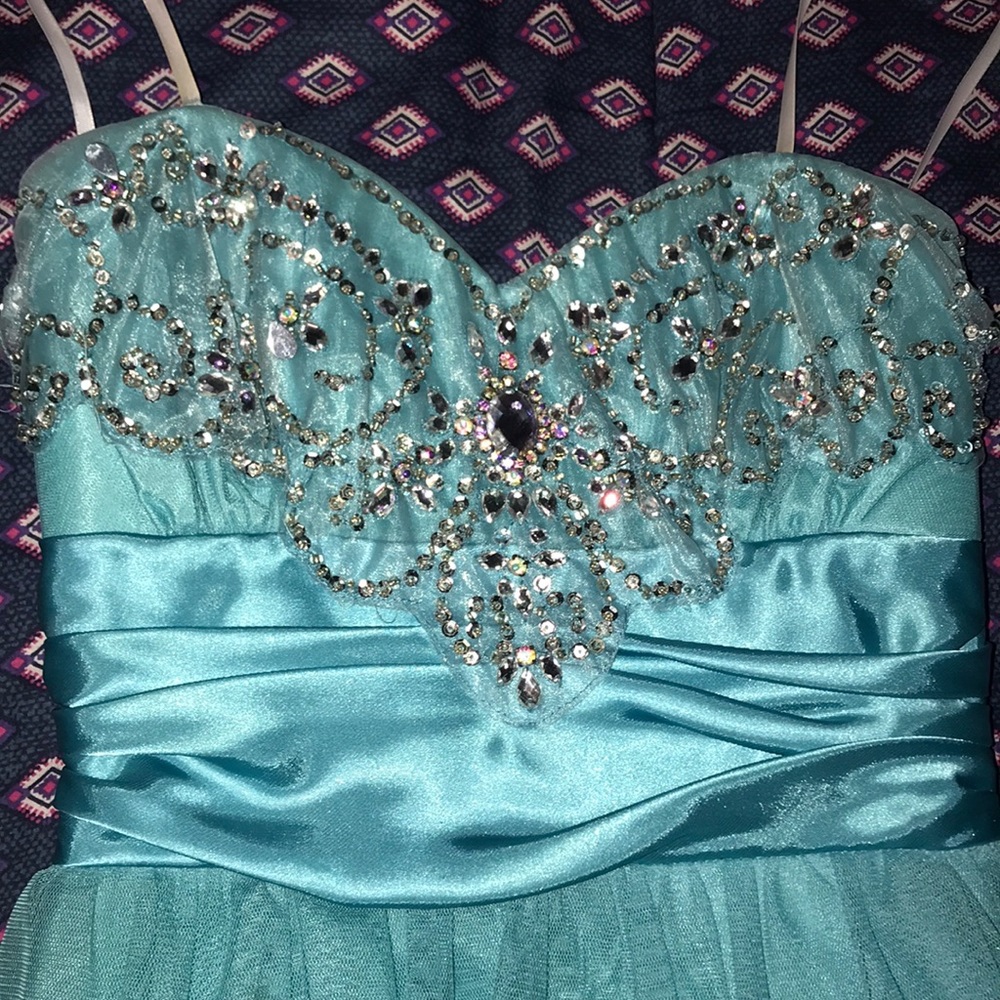Dress - Picture 2 of 4